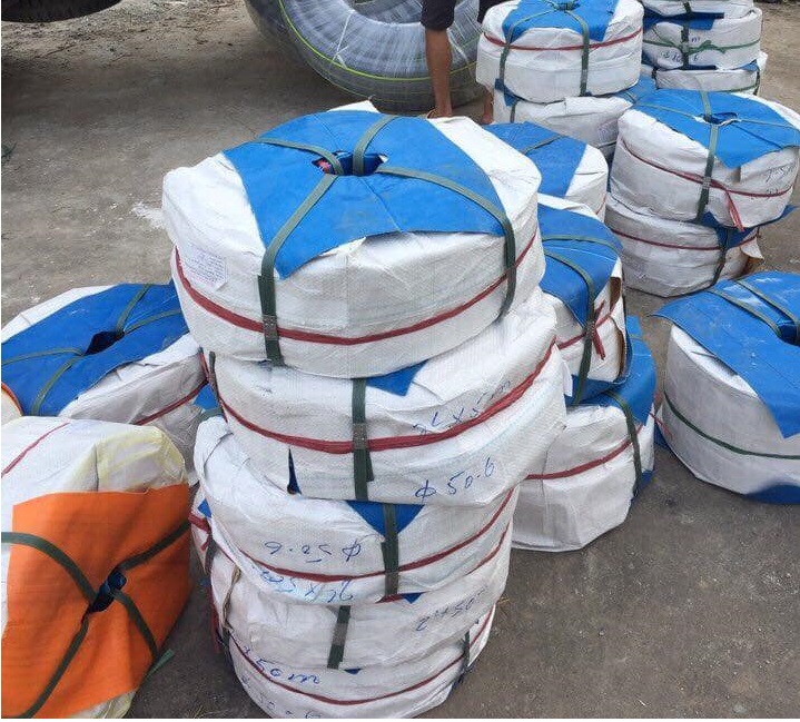 Ống bạt bơm nước hút bùn phi 200.14C – lựa chọn hàng đầu cho các công trình thủy lợi, thi công san lấp, hút bùn ao hồ, với độ bền cao, chịu áp lực mạnh, chống gập tuyệt vời.